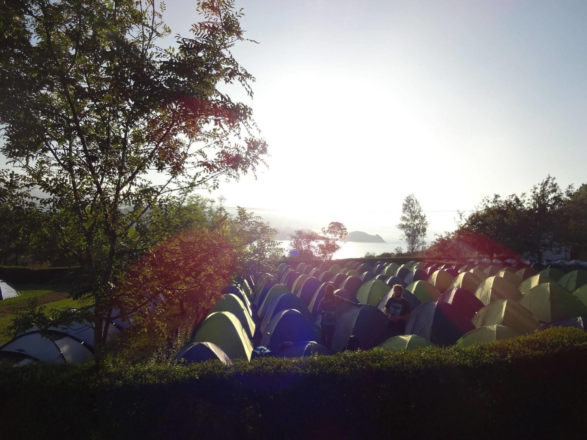 Zarautz Beachside Surf Camp Экстерьер фото